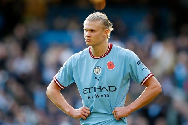 Erling Haaland tàng hình thế nào trước Brentford?